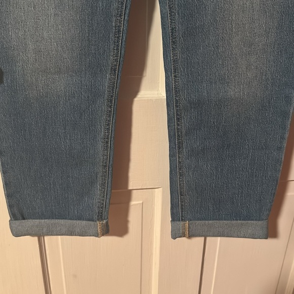 Old Navy NWT Wow Boyfriend Women's Jeans Denim Light Wash Mid Rise Size 10 - Picture 5 of 10